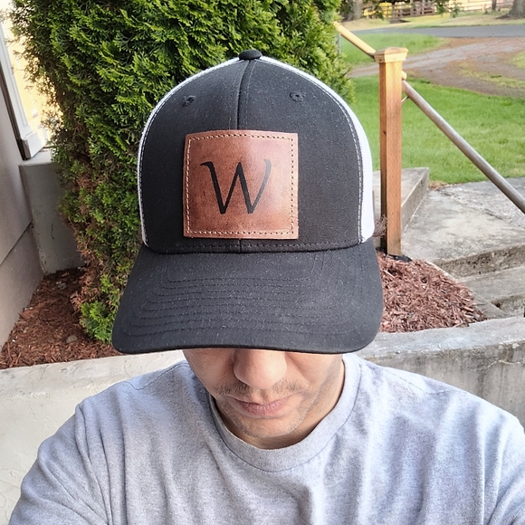 Custom Trucker Leather patch hat with stitched logo letter of your choice - Picture 9 of 9
